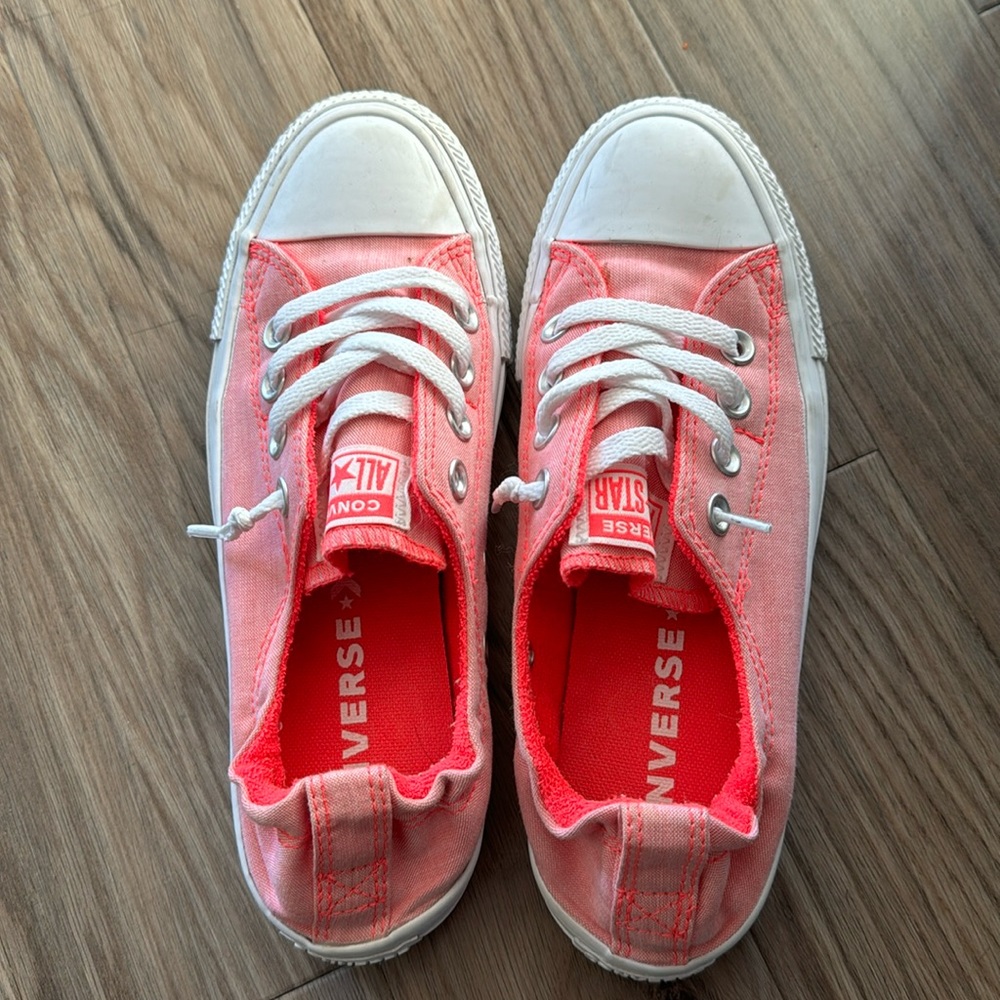 Converse pink low top size 6.5